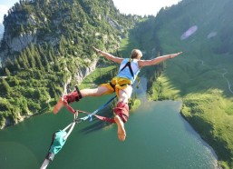 【中国体彩网】2006年NBA MVP争夺战回顾，激烈竞争下，科比与詹姆斯的遗憾