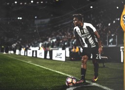 体育彩票-足总杯爆冷！十人曼联1-2憾负布莱顿，谢什科破门难挽败局