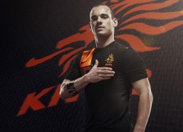 中国体彩_热那亚迎战卡利亚里，意甲中场绞杀战，胜负关键在控局