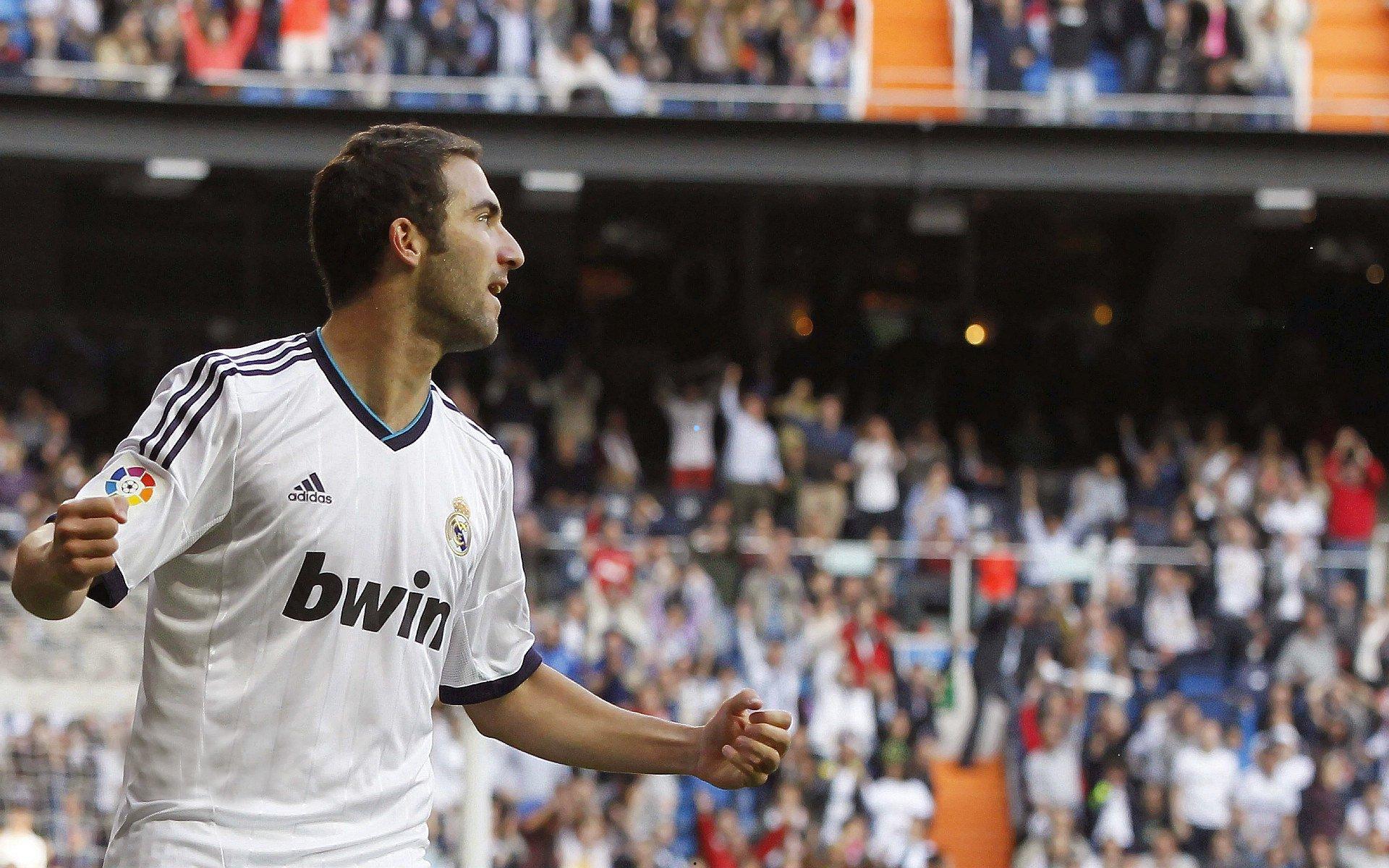 2006年NBA MVP争夺战回顾，激烈竞争下，科比与詹姆斯的遗憾